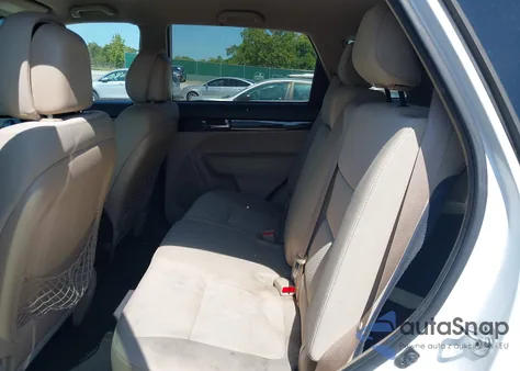 2011 Kia Sorento Lx from USA, damaged, VIN 5XYKTCA11BG172379